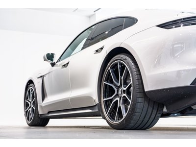 2023 Porsche TAYCAN — миниатюра 20