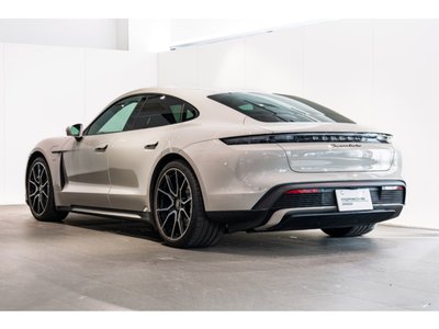 صورة 2 لـ 2023 Porsche TAYCAN