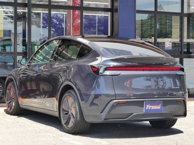 صورة 6 لـ 2025 Tesla MODEL Y