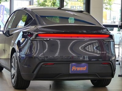 صورة 10 لـ 2025 Tesla MODEL Y