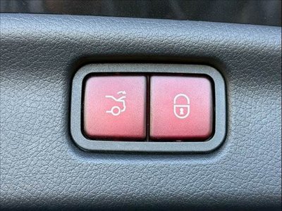 MERCEDES-BENZ C-CLASS - 8