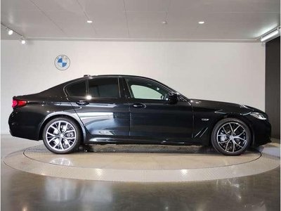 صورة 9 لـ 2023 BMW 5 SERIES