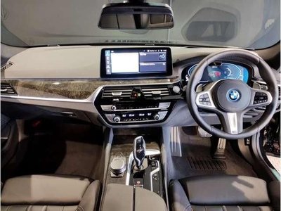 صورة 3 لـ 2023 BMW 5 SERIES
