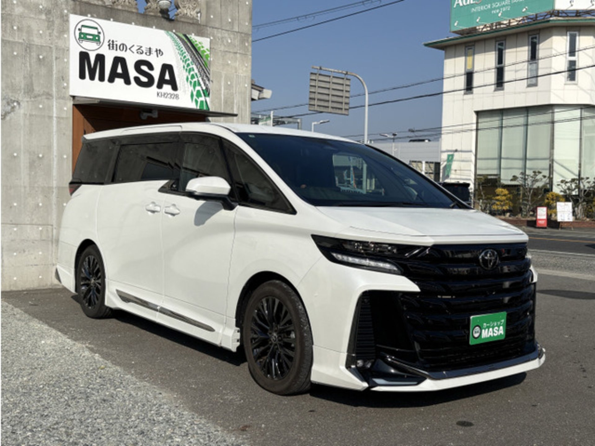 TOYOTA VELLFIRE - View 1