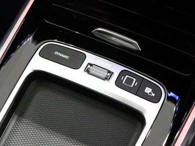 MERCEDES-BENZ GLA - 5