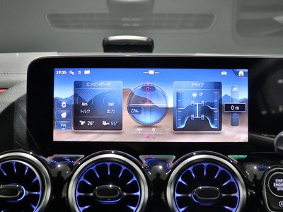 MERCEDES-BENZ GLA - 4