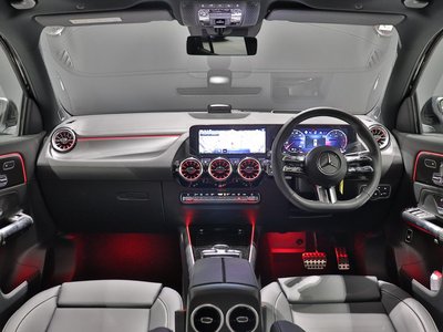 MERCEDES-BENZ GLA - 2