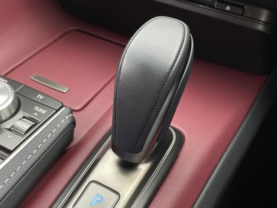 2021 Lexus LC — миниатюра 24