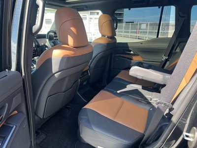 2025 Lexus GX — миниатюра 37