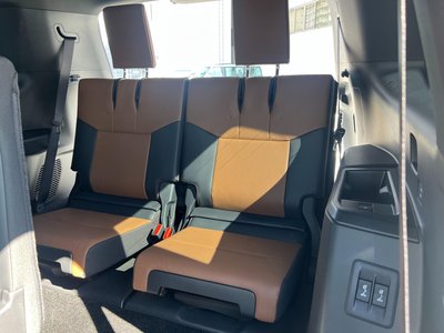 2025 Lexus GX — миниатюра 39