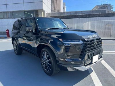 2025 Lexus GX photo 2