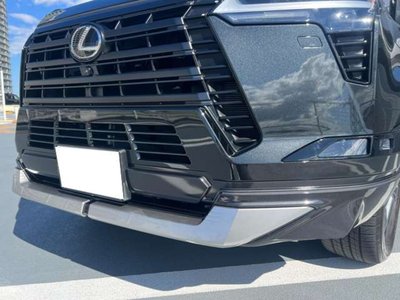 2025 Lexus GX photo 9