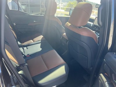 2025 Lexus GX — миниатюра 36
