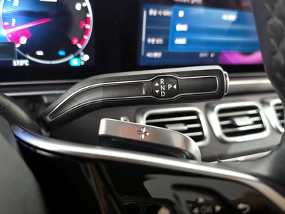 MERCEDES-BENZ GLS - 9