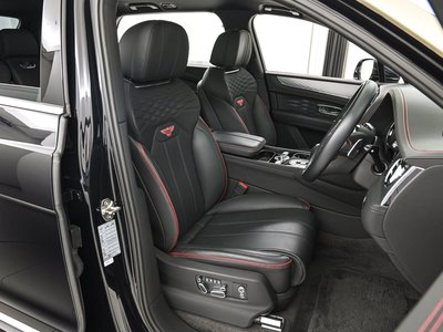 2024 Bentley BENTAYGA photo 9