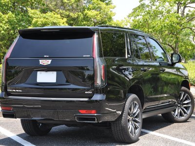 صورة 10 لـ 2022 Cadillac ESCALADE