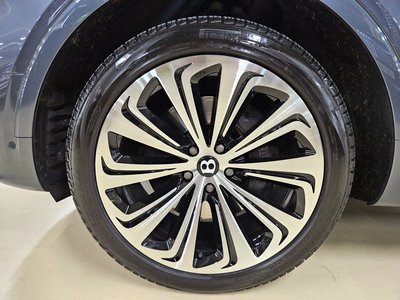 BENTLEY BENTAYGA - 6