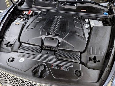 BENTLEY BENTAYGA - 7