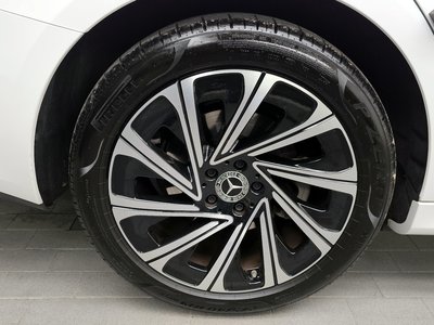 MERCEDES-BENZ E-CLASS - 6