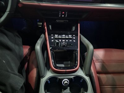 صورة مصغرة 11 لـ 2025 Porsche CAYENNE