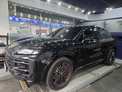 صورة 1 لـ 2025 Porsche CAYENNE