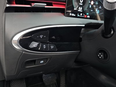 2024 Genesis GV70 thumbnail 39