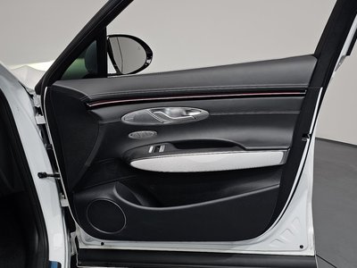 2024 Genesis GV70 thumbnail 15