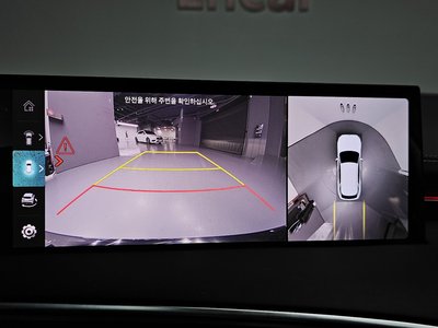2024 Genesis GV70 thumbnail 22