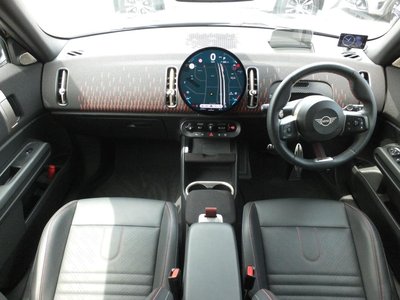 2024 MINI COOPER COUNTRYMAN photo 2