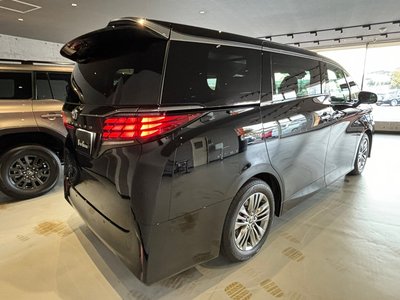 TOYOTA ALPHARD - 5