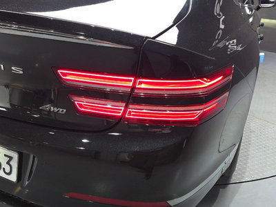 GENESIS G80 (RG3) - 10