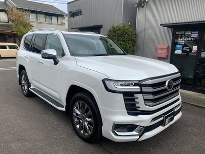 TOYOTA LAND CRUISER 300