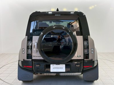 LAND ROVER DEFENDER - 7