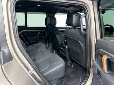 LAND ROVER DEFENDER - 9