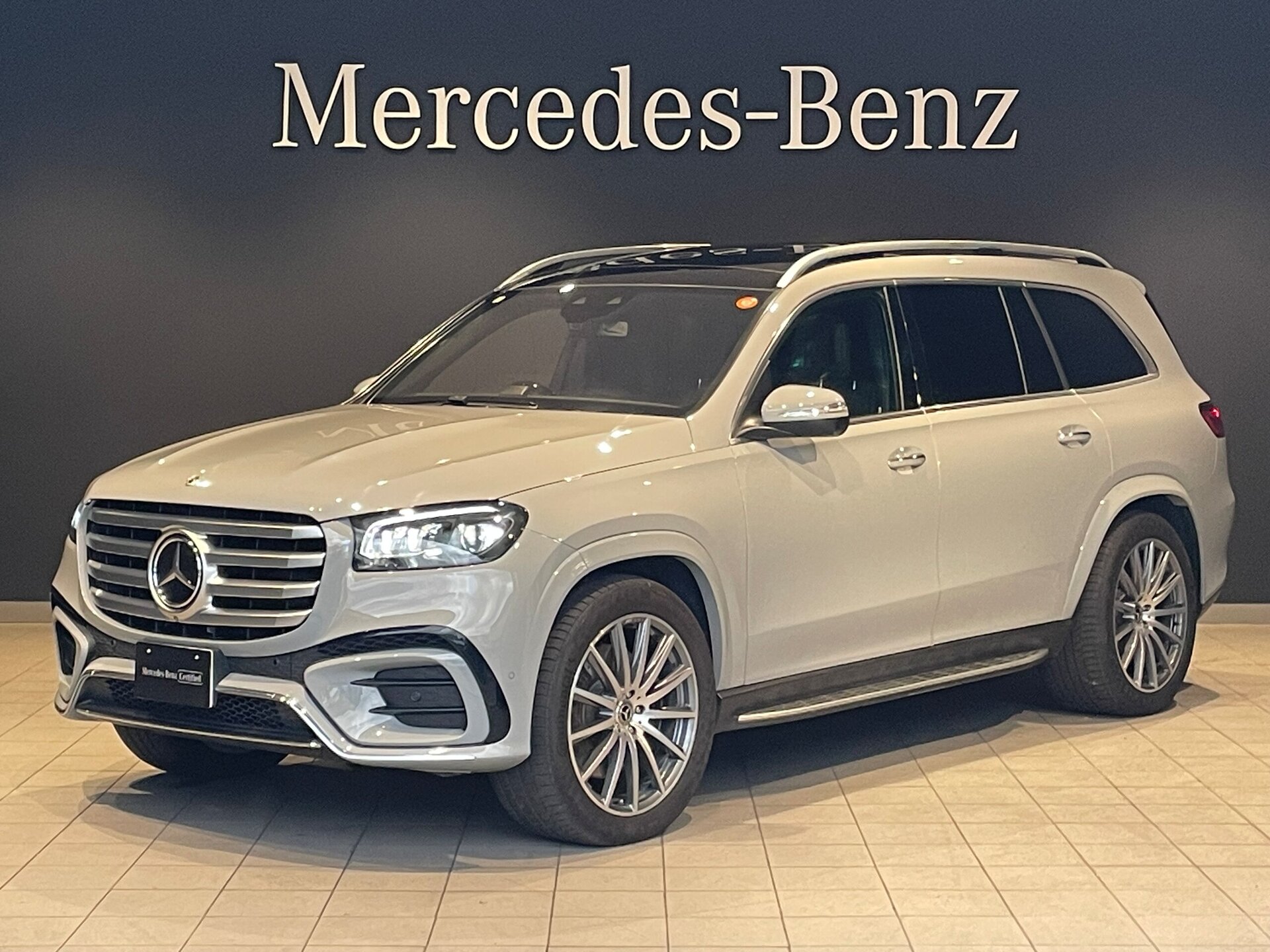 MERCEDES-BENZ GLS - View 1