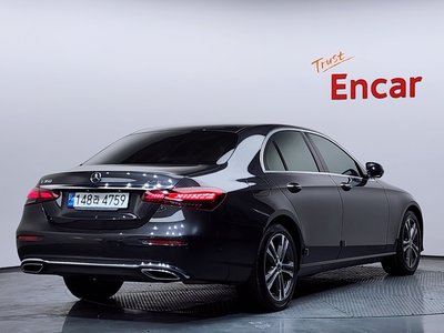 MERCEDES-BENZ E-CLASS - 4