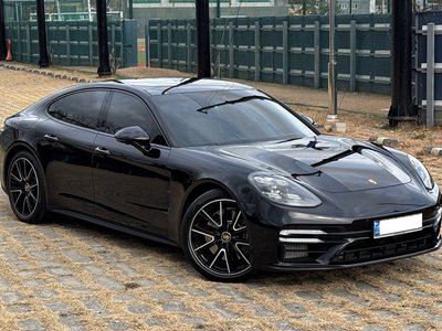 PORSCHE PANAMERA - 3