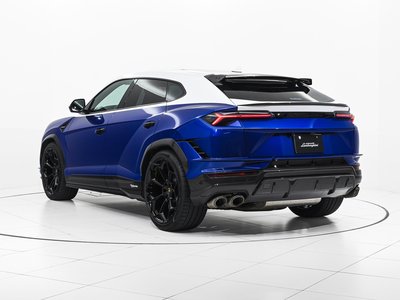 2025 Lamborghini URUS — фото 6