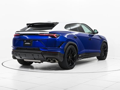 2025 Lamborghini URUS — фото 8