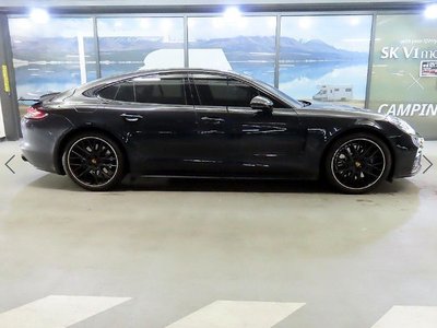 PORSCHE PANAMERA - 2