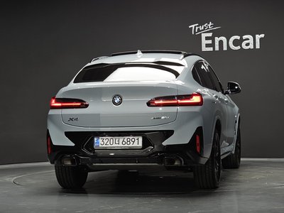 2024 BMW X4 photo 3