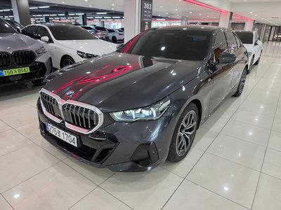 BMW 5 SERIES - 1