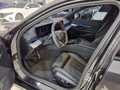 BMW 5 SERIES - 10