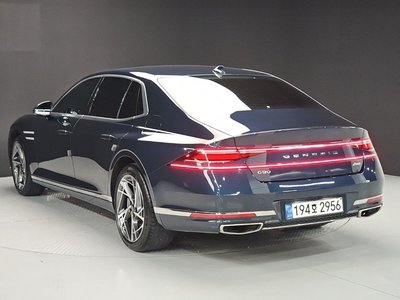 2022 Genesis G90 (RS4) photo 2