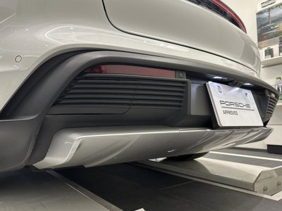 صورة 8 لـ 2023 Porsche TAYCAN