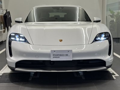 صورة 2 لـ 2023 Porsche TAYCAN