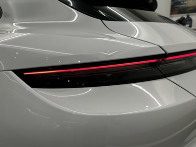 صورة 6 لـ 2023 Porsche TAYCAN
