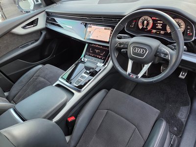 AUDI Q8 - 4