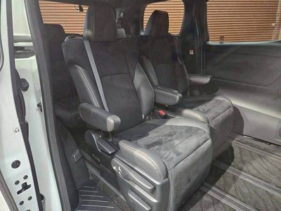 TOYOTA ALPHARD - 9