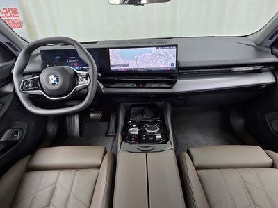 2024 BMW 5 SERIES — фото 5